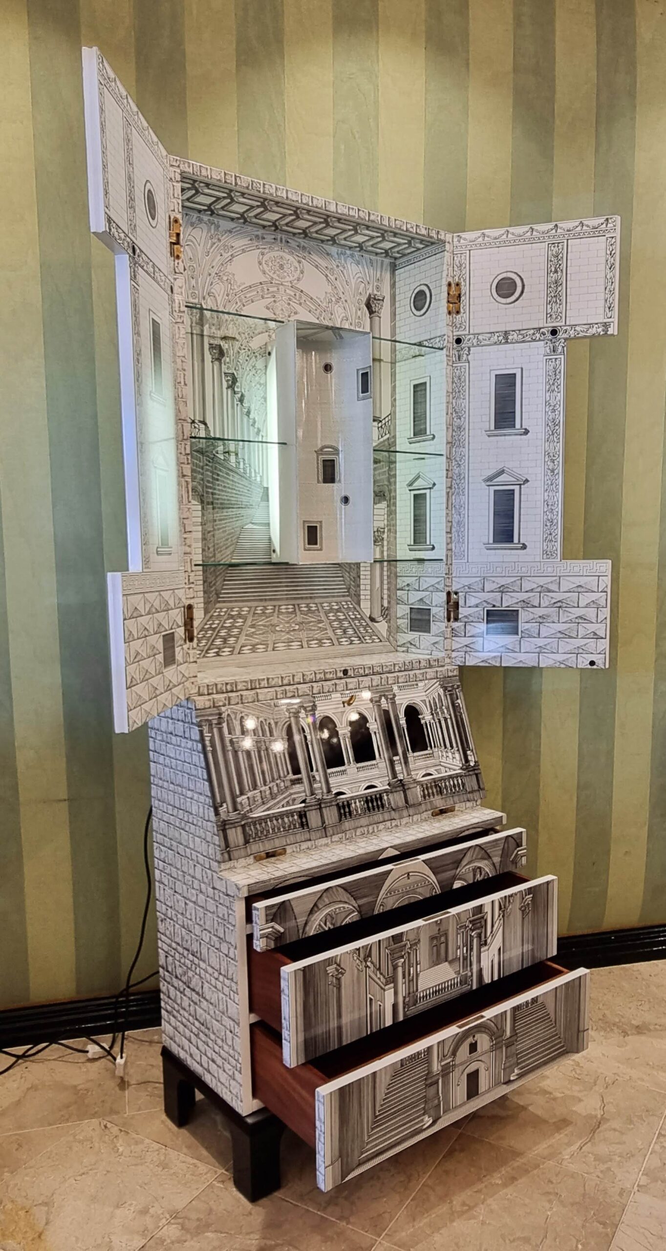 Fornasetti's Trumeau - Image 3