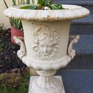 Small Urns